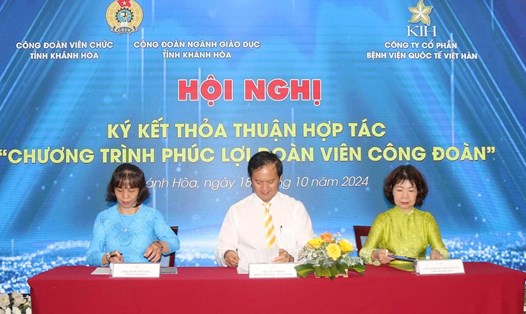 Chăm lo cho phụ nữ, Công đoàn Ngành Giáo dục và Công đoàn Viên chức tỉnh Khánh Hòa ký thỏa thuận tăng phúc lợi chăm sóc sức khỏe đoàn viên. Ảnh: Phương Linh