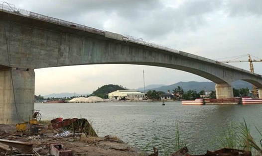Dự án đầu tư xây dựng cầu Lại Xuân và cải tạo, mở rộng đường tỉnh 352 ở Hải Phòng hiện vẫn đang chậm tiến độ. Ảnh: Hoàng Khôi