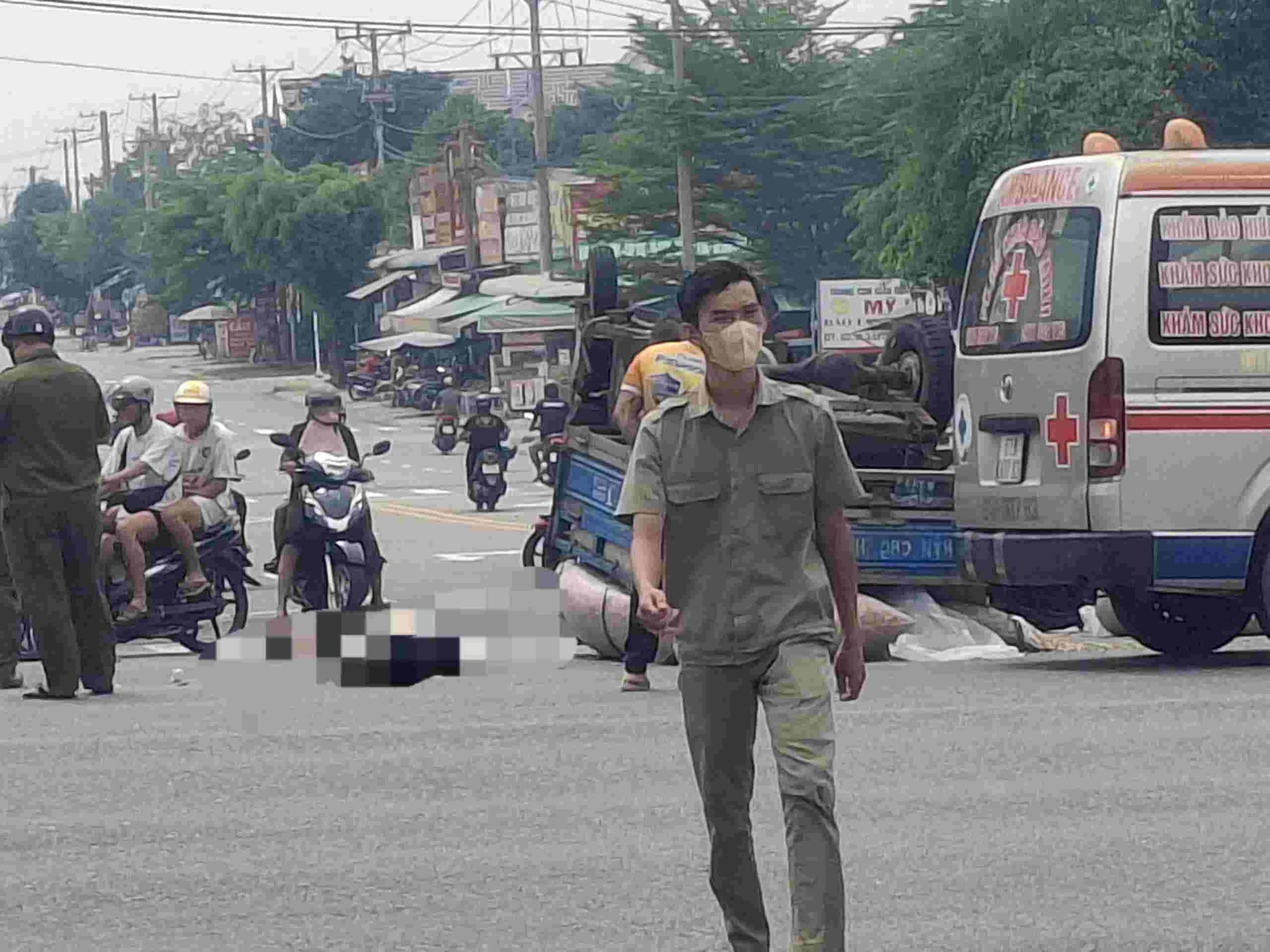 The scene of the accident that left one person dead. Photo: Dinh Trong