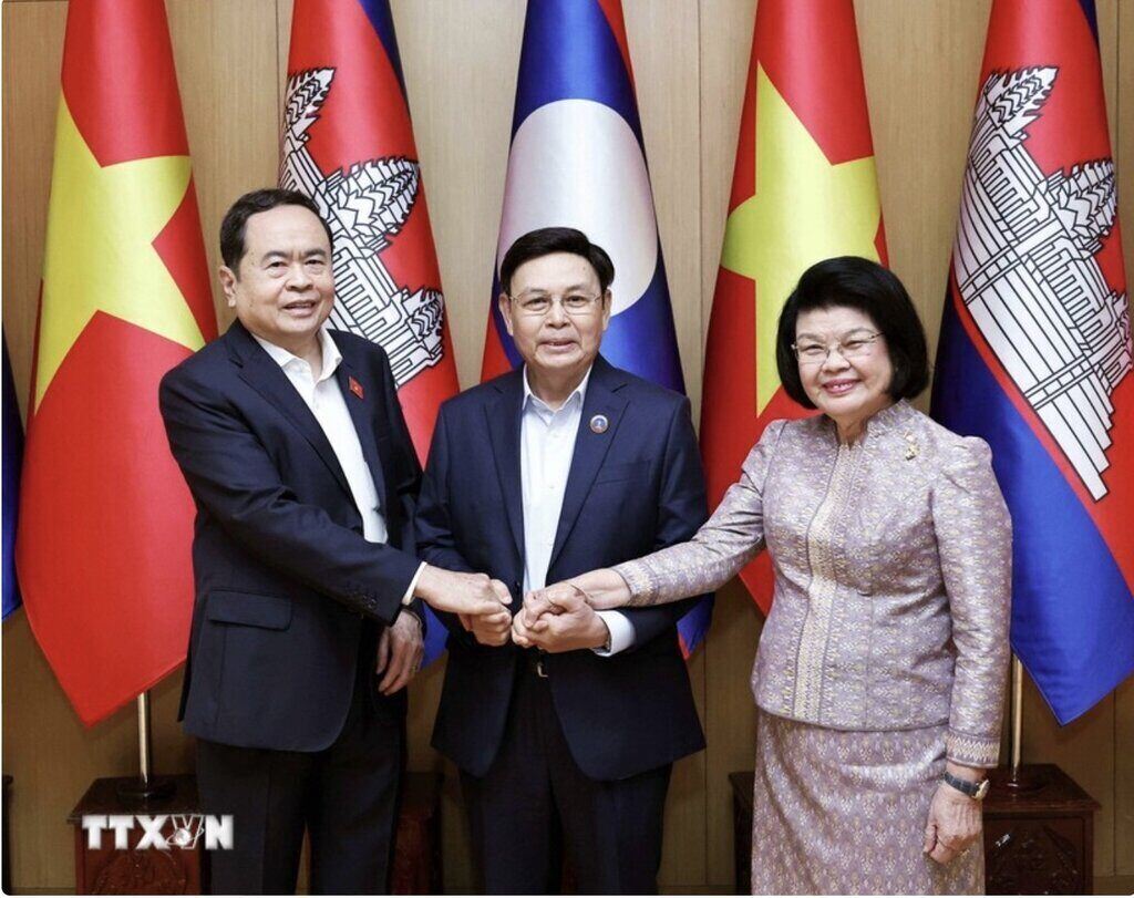 National Assembly Chairman Tran Thanh Man with Lao National Assembly Chairman and AIPA President Saysomphone Phomvihane and Cambodian National Assembly Chairman Khuon Sudary. Photo: VNA