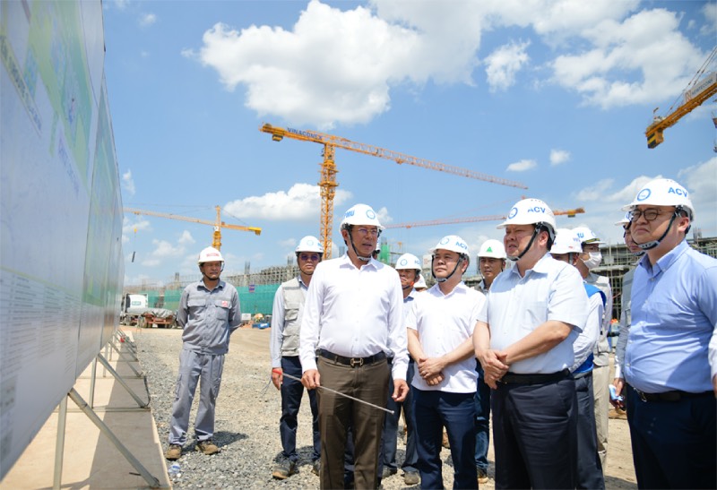CMSC Chairman Nguyen Hoang Anh and the Committee's working delegation inspected the progress of the Long Thanh International Airport Project in May 2024. Photo: Ha Phuong