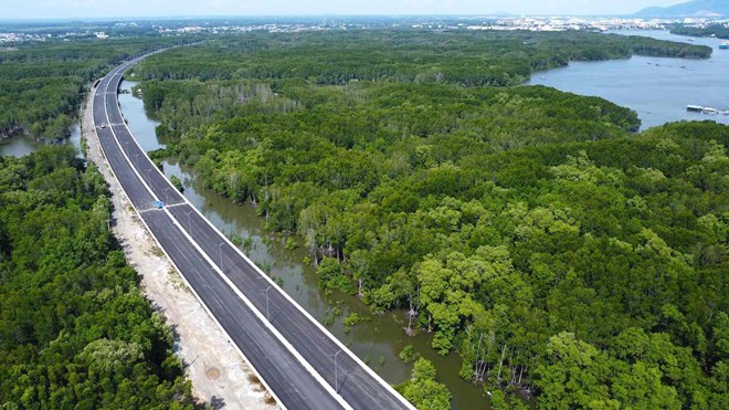 The State collects highway usage fees from vehicles traveling on highways owned by the entire people, which the State represents as the owner and directly manages and operates.