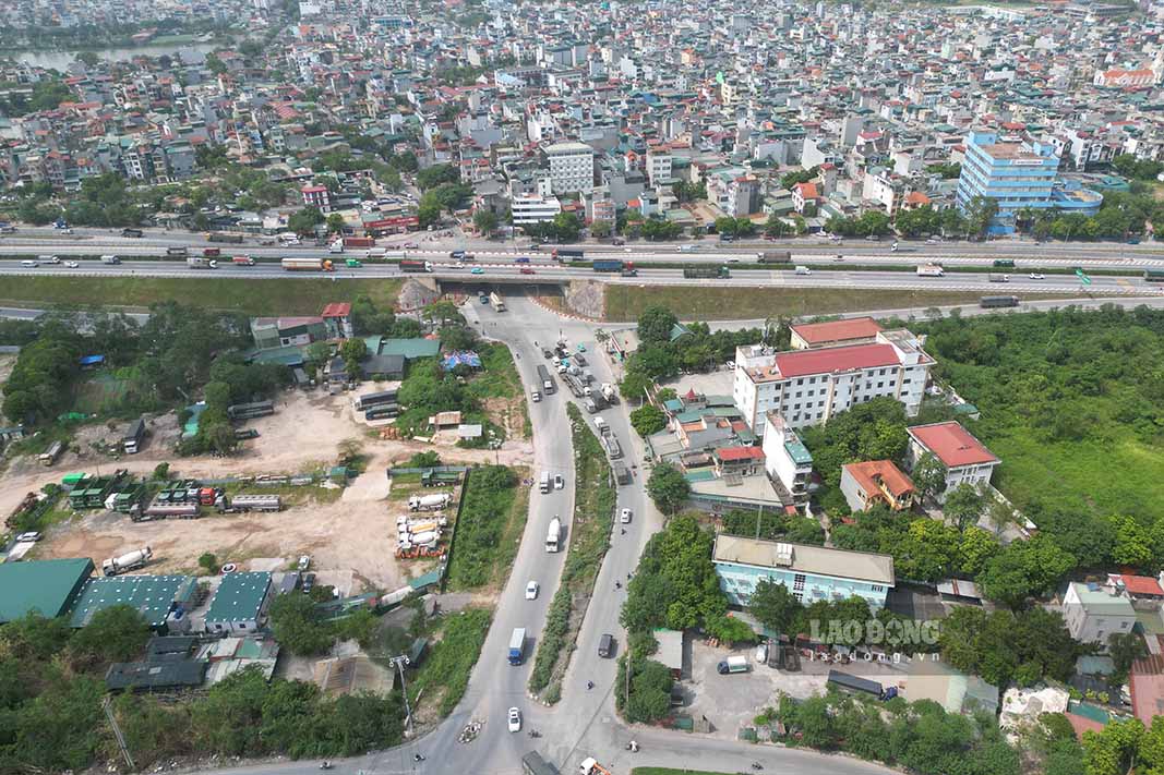 De trien khai du an, quan Hoang Mai phai giai phong mat bang tren dien tich hon 98.000m2, voi 829 ho dan va 19 to chuc thuoc 4 phuong: Mai Dong, Vinh Hung, Linh Nam va Tran Phu.