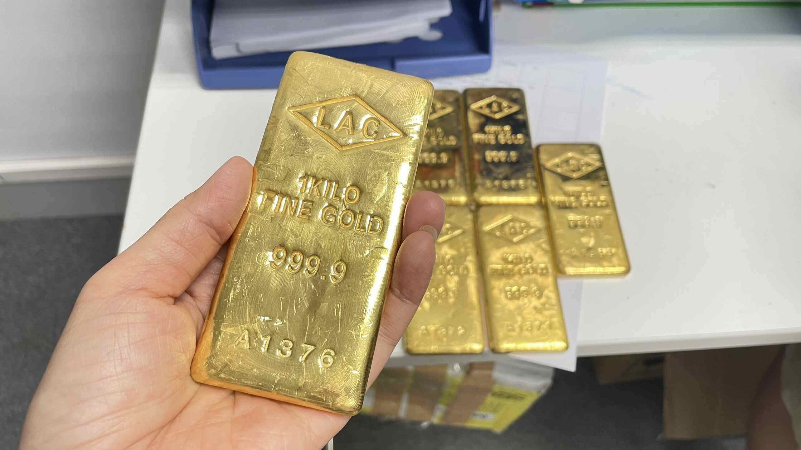 Metal suspected to be gold that the male passenger hid on his person. Photo: Customs Agency.