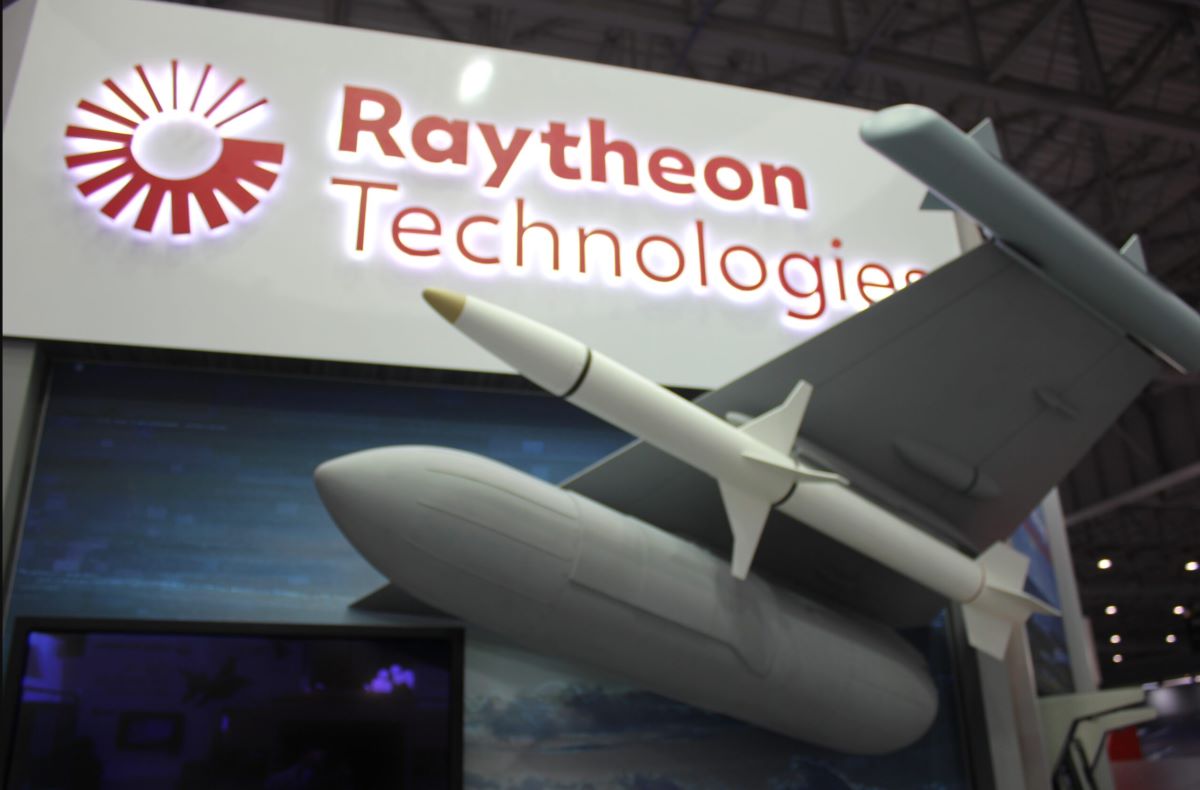 Nha thau quoc phong Raytheon bi phat gan 1 ti USD. Anh: RTX