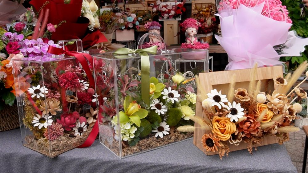 Fresh flower market in Ho Chi Minh City is gloomy before October 20