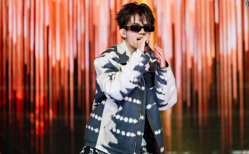 CoolKid is supported by "Say Hi Brother" Rhyder to come to Rap Viet. Photo: Producer.