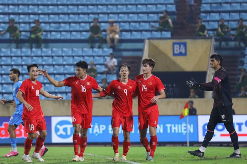 The Vietnamese team still has many things to improve in a short time. Photo: Minh Dan