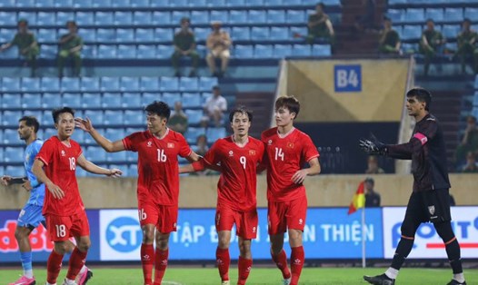 Đội tuyển Việt Nam còn nhiều điều cần phải cải thiện trong thời gian ngắn. 
Ảnh: Minh Dân