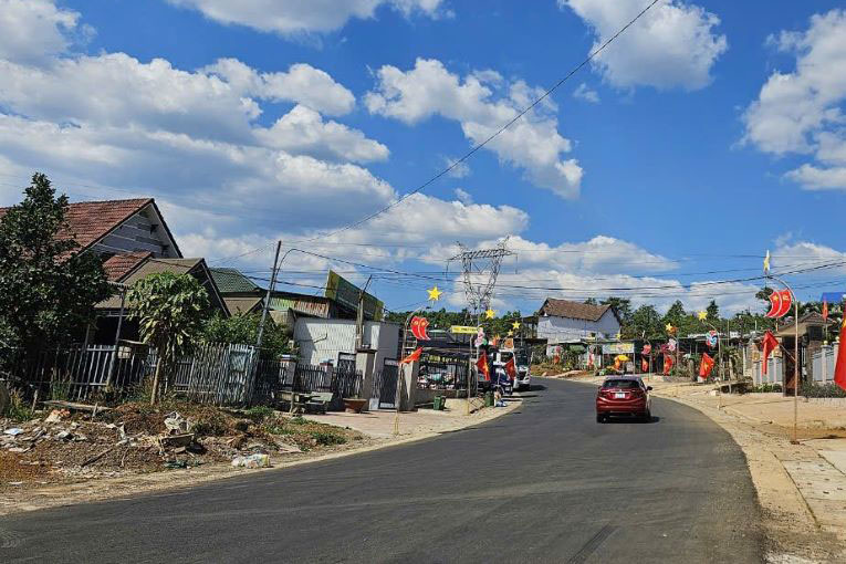 Dak Nong abolishes inappropriate regulations to facilitate local development. Photo: Thanh Quynh