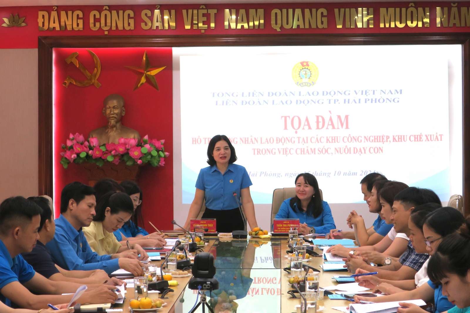 The Vietnam General Confederation of Labor in coordination with the Hai Phong City Labor Federation organized a discussion to propose policies to support female workers in caring for and raising children. Photo: Hai Phong Labor Federation