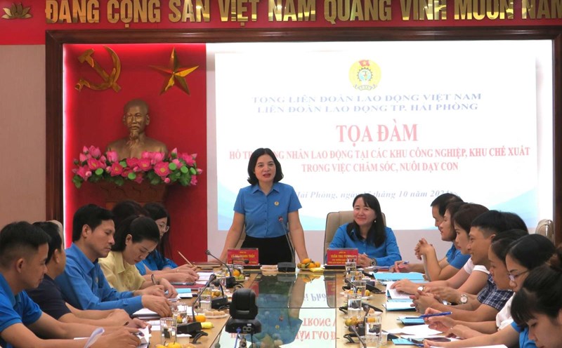 The Vietnam General Confederation of Labor in coordination with the Hai Phong City Labor Federation organized a discussion to propose policies to support female workers in caring for and raising children. Photo: Hai Phong Labor Federation