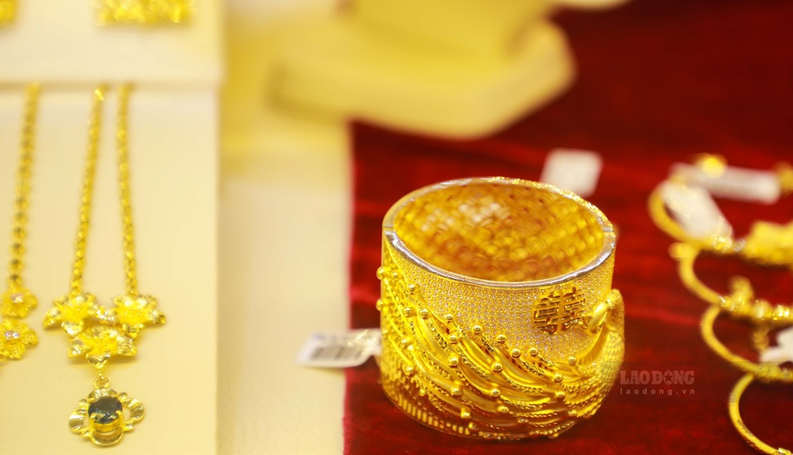 Gold prices are receiving positive forecasts from experts. Illustration photo: Phan Anh