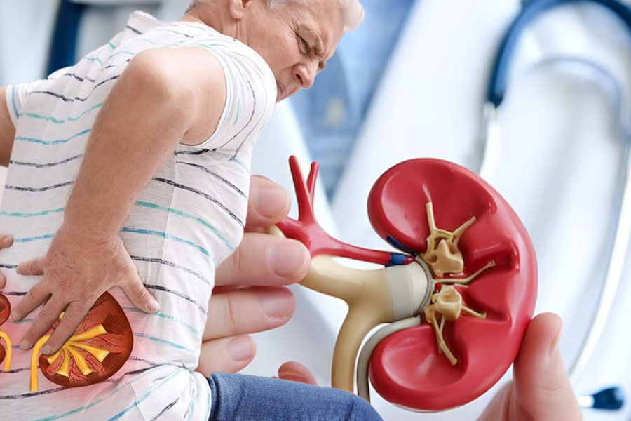 Warning signs of acute kidney injury. Graphics: Thien Nhan