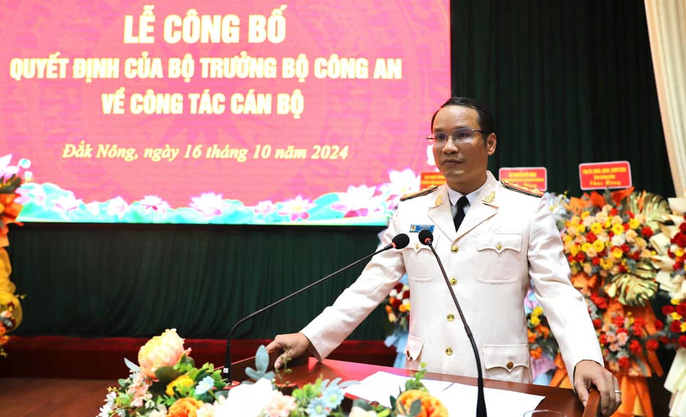 Colonel Ho Song An - the new Director of Dak Nong Provincial Police Department spoke after receiving the appointment decision. Photo: Dak Nong Provincial Police Department