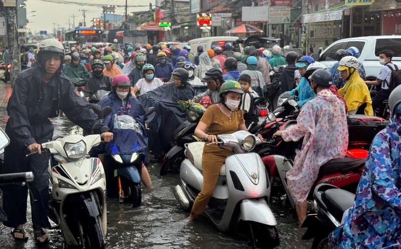 Rain mainly occurs in the South in the afternoon and evening. Photo: Thanh Vu
