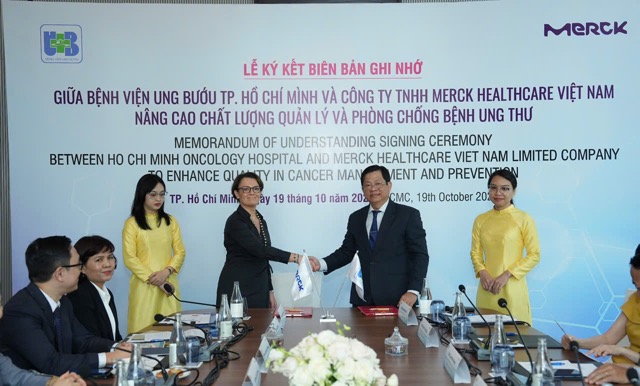 Sự hợp tác của Merck Healthcare Việt Nam và Bệnh viện Ung bướu nhằm cải thiện điều trị ung thư đại trực tràng. Ảnh: MINH THƯ