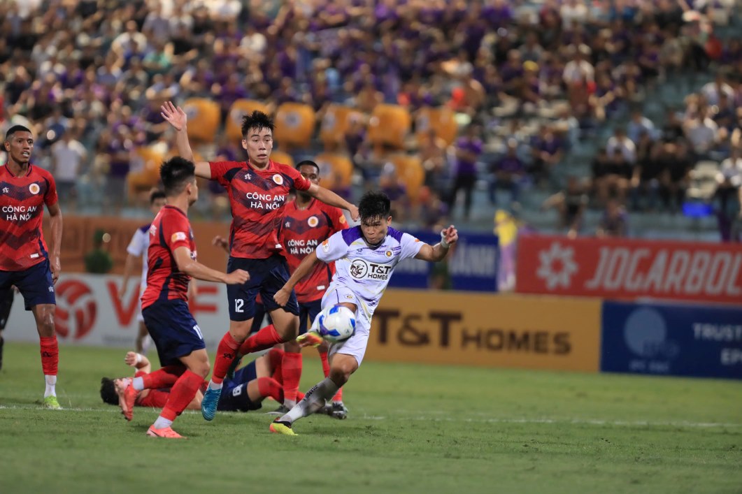 Hanoi FC lost 0-1 to Hanoi Police in round 4 of LPBank V.League 2024-2025.