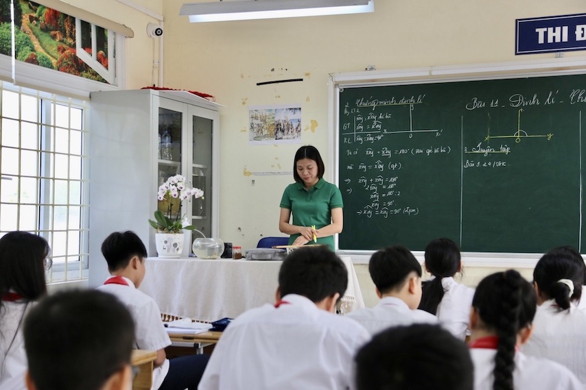 According to current regulations, in addition to salary, teachers are also entitled to seniority allowance. Photo: Van Trang