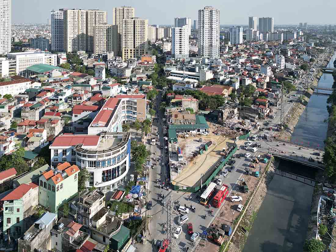 Du an nang cap, mo rong duong Tam Trinh dai 3,4 km, diem dau tai nut giao Tam Trinh (quan Hoang Mai, Ha Noi). 