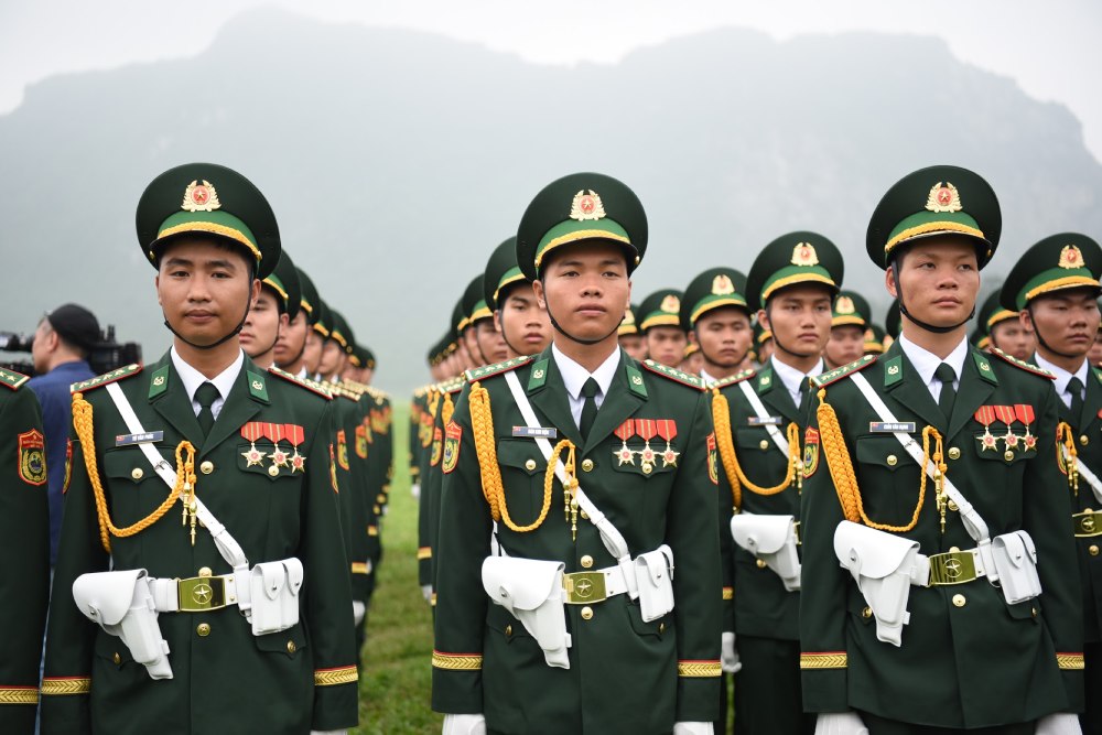 Expected to increase from 1-5 years of active service for military officers. Photo: T.Vuong