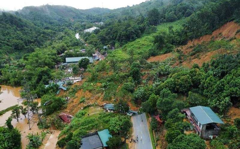 Landslide area on National Highway 2 on the morning of September 29. Photo: Ha Giang Police