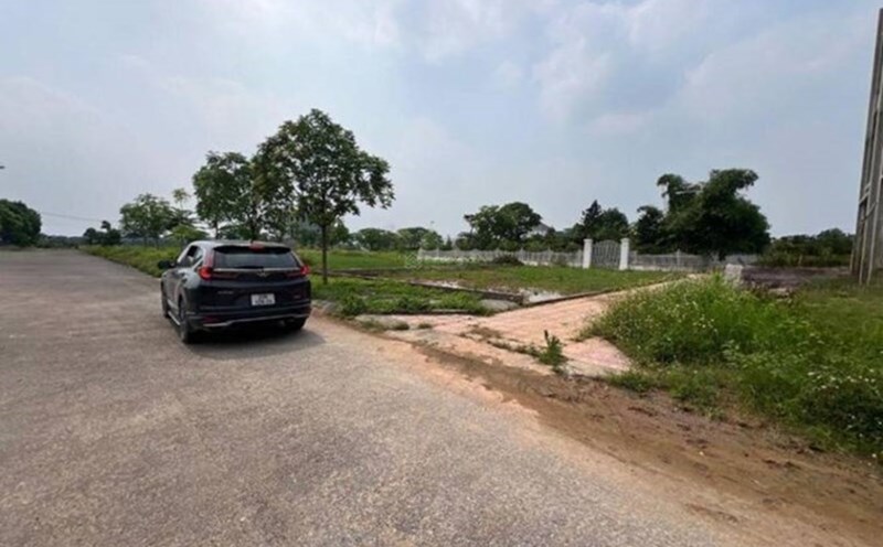 Land prices in the suburban areas of Hanoi are being pushed up. Photo: Thu Giang