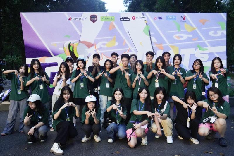 Các bạn trẻ tham gia hào hứng giải chạy “PHÁ-CINATE". Ảnh MT