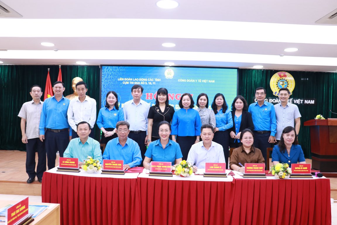 Vietnam Medical Trade Union and the Labor Federation of Southern Provinces signed a coordination charter. Photo: Xuan Bach