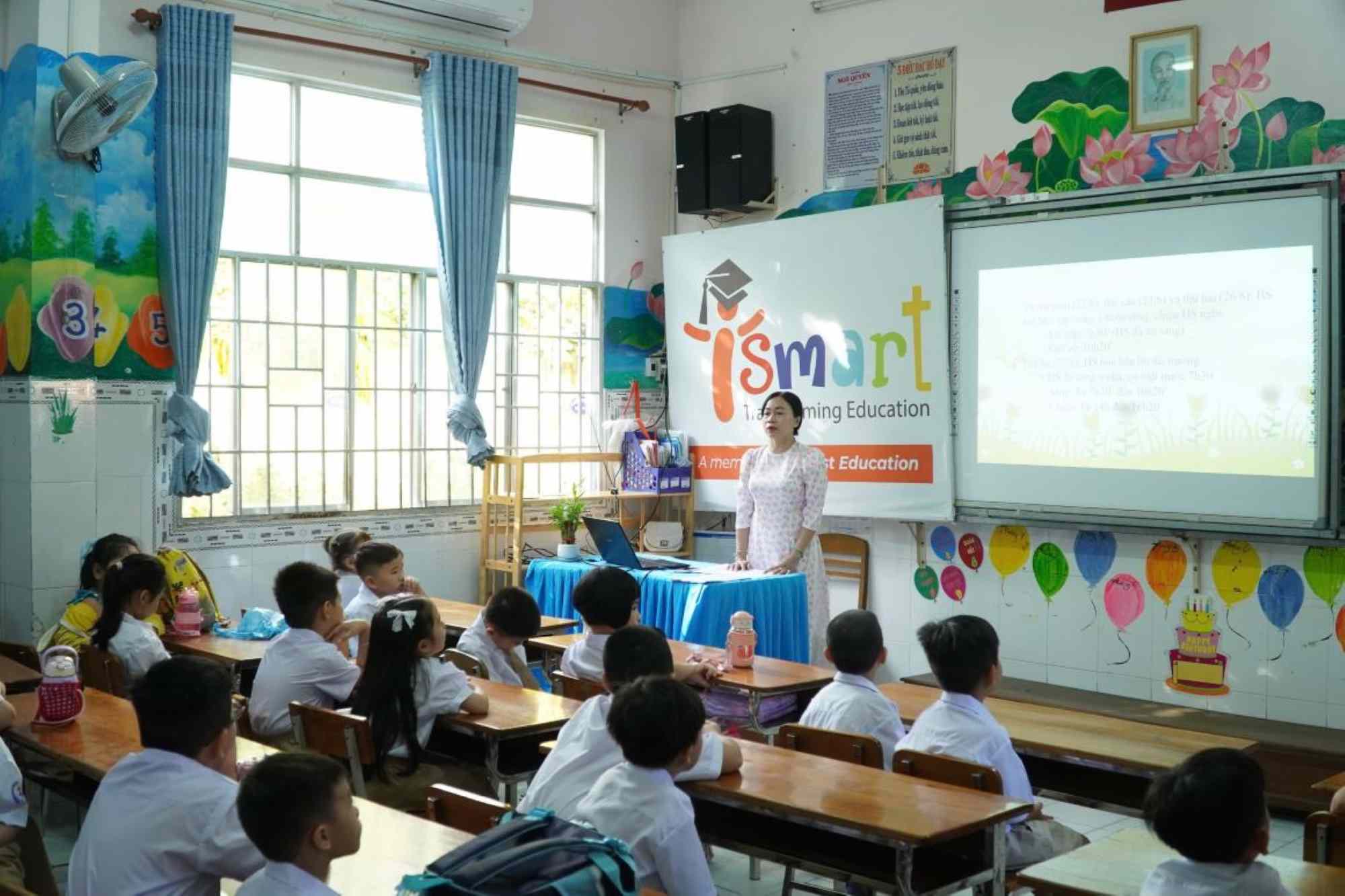 In addition to lectures, requiring participation in cleaning is also very necessary in education. Photo: Yen Phuong