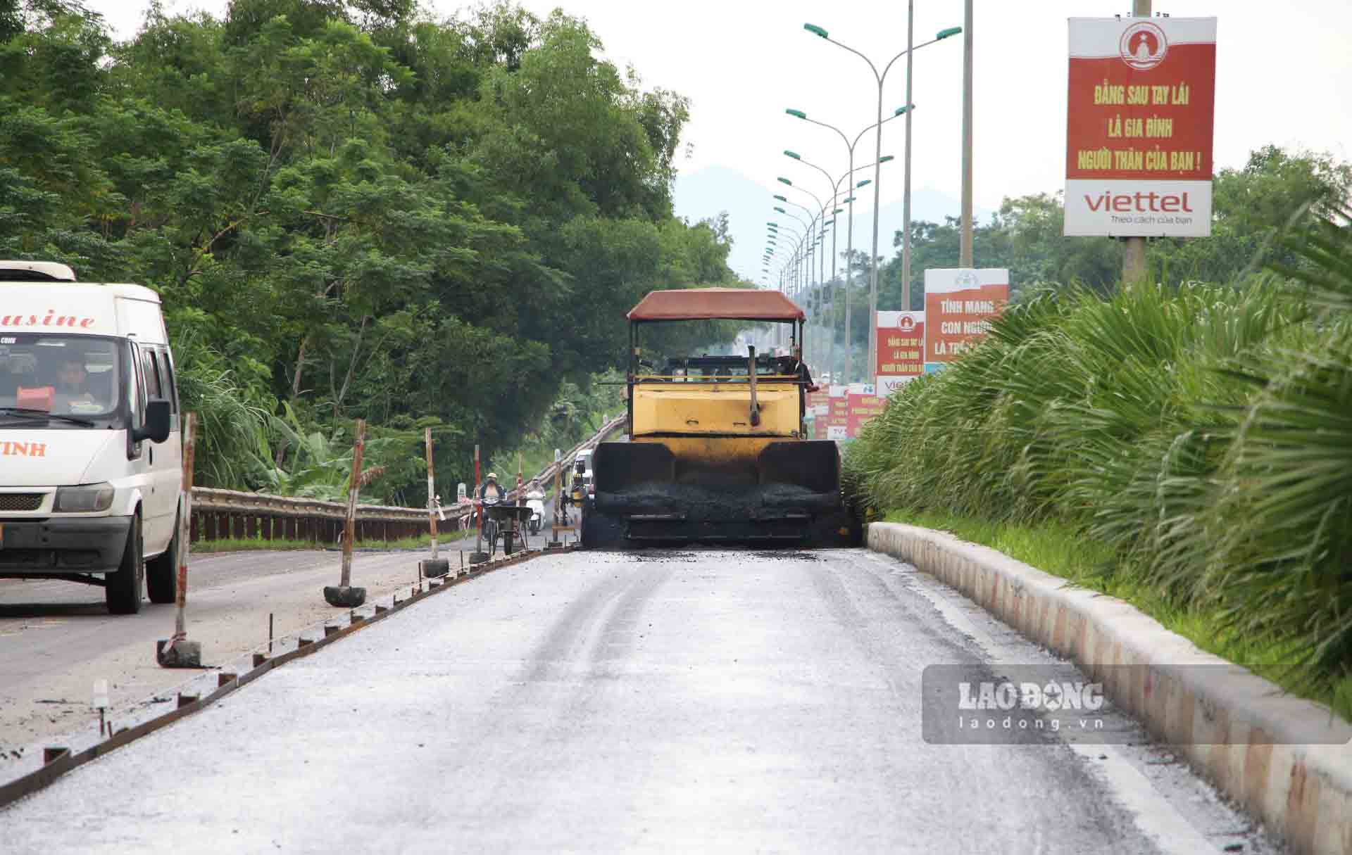 De dam bao luu thong tren tuyen, viec sua chua duoc thuc hien 1/2 lan duong.