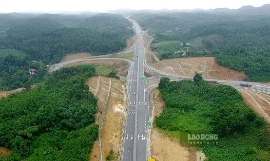 Cao tốc Tuyên Quang - Phú Thọ. Ảnh: Tô Công.