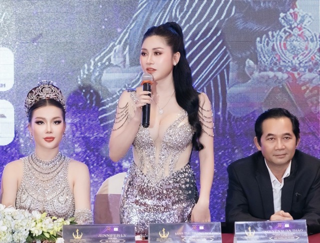 The organizers announced the awards. Photo: Organizers.