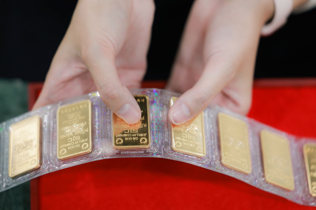Gold prices are expected to continue to increase. Photo: Hai Nguyen