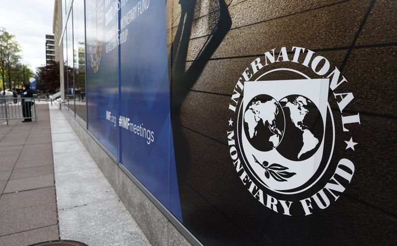 IMF warns world public debt will reach $100 trillion in 2024. Photo: Xinhua