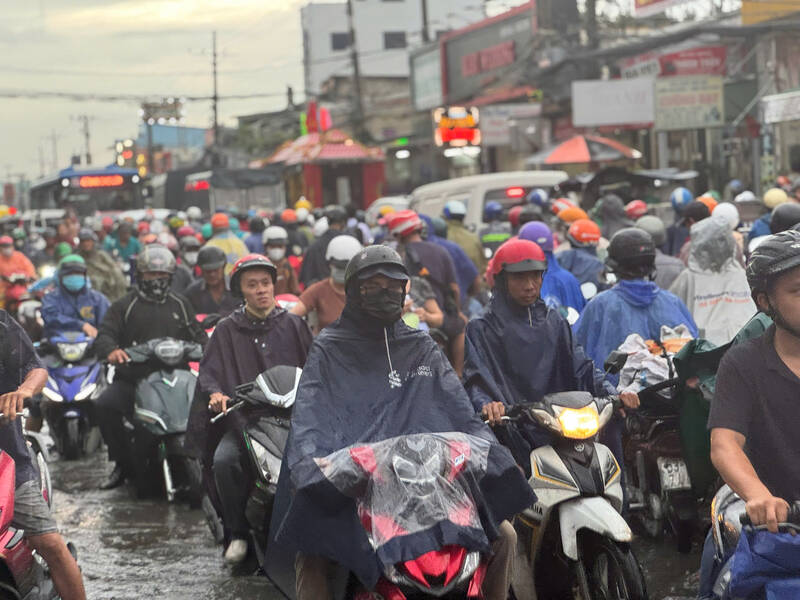 Thunderstorms may cause flooding in some areas. Photo: Thanh Vu