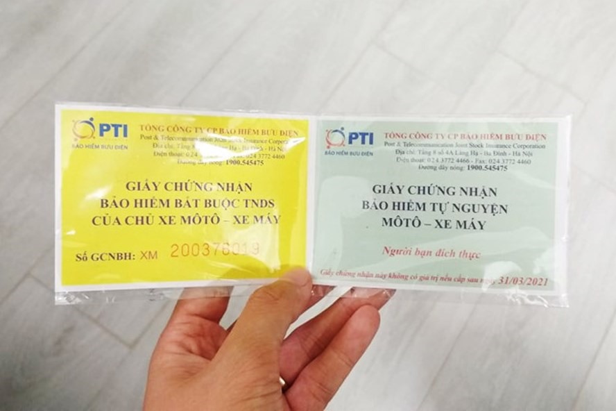 Recently, people have had many opinions about motorbike insurance. Photo: Thuy Trang