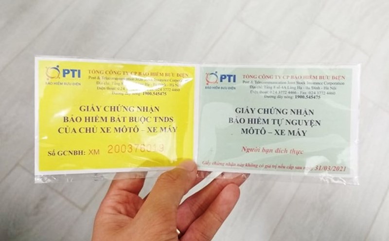 Recently, people have had many opinions about motorbike insurance. Photo: Thuy Trang