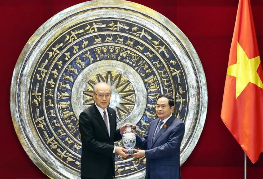 National Assembly Chairman Tran Thanh Man receives Chief Justice of the Supreme People's Court of China Zhang Jun. Photo: VNA