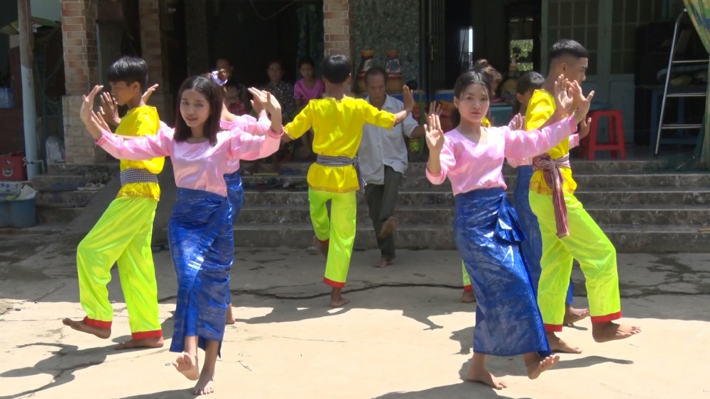 Ethnic minorities have contributed to poverty reduction, new rural construction, infrastructure development, and ethnic policy implementation. Photo: Xuan Nhi