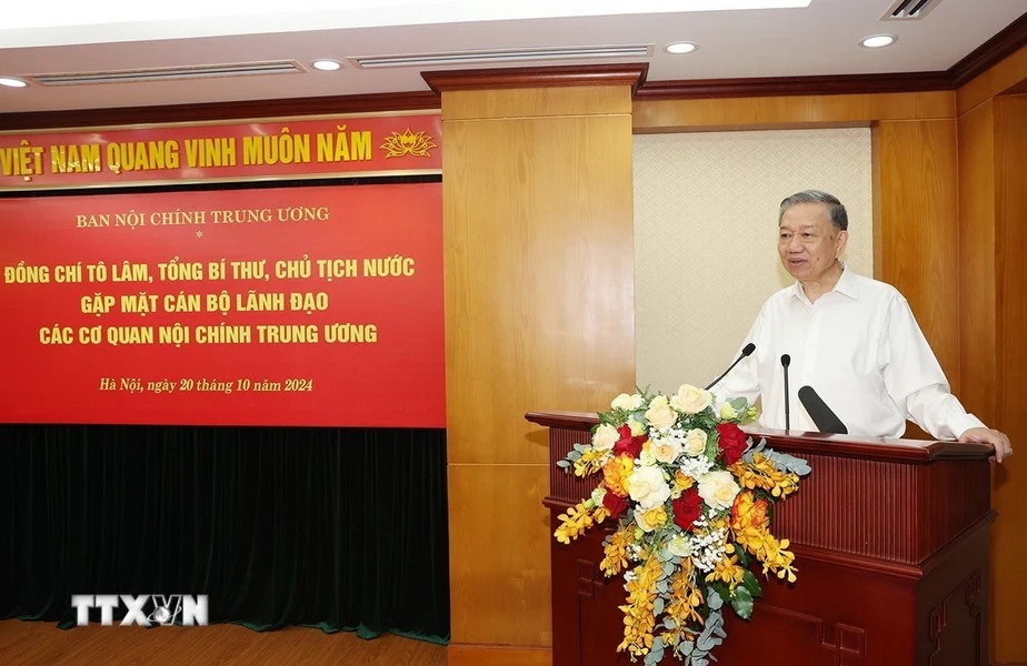 General Secretary and President To Lam meets with leaders of Central Internal Affairs agencies. Photo: VNA