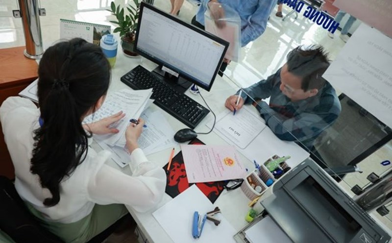 Officials "soak" people's files, just naming and apologizing is not enough. Illustrative photo by Hai Nguyen