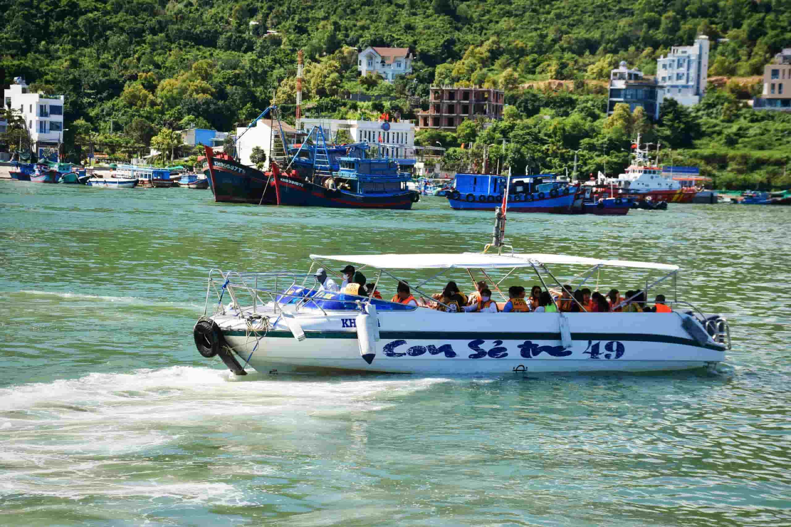 Nhieu trai nghiem hap dan khi du lich Nha Trang. Anh: Huu Long