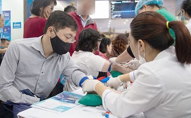 Illustration of medical examination and issuance of driver's health certificate. Photo: Vietnam - Russia International General Clinic