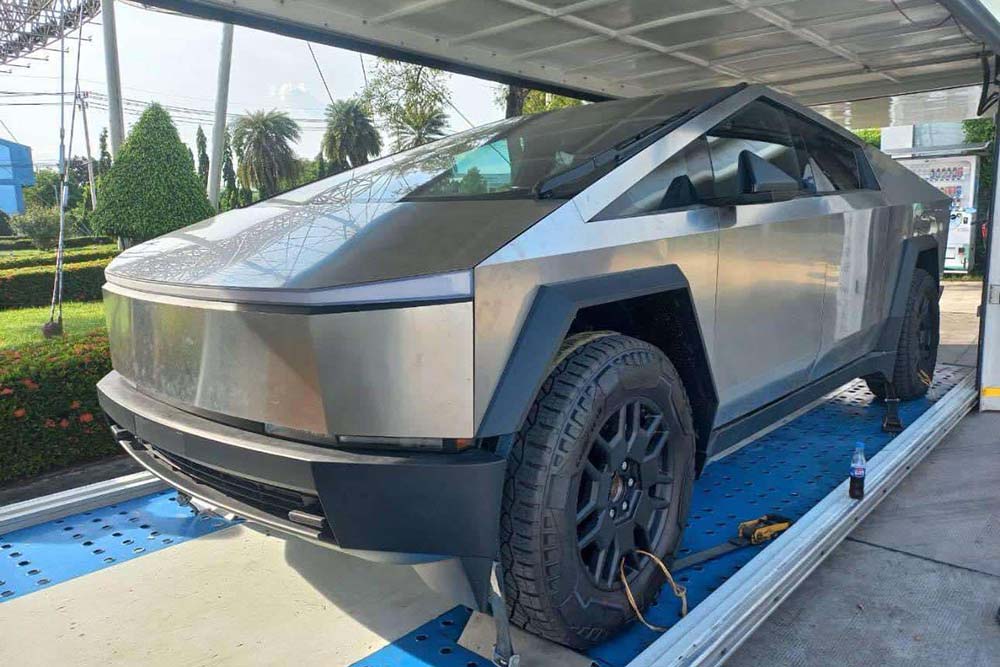 The first Tesla Cybertruck to arrive in Vietnam is the Cyberbeast version. Photo: Do ​​Huy