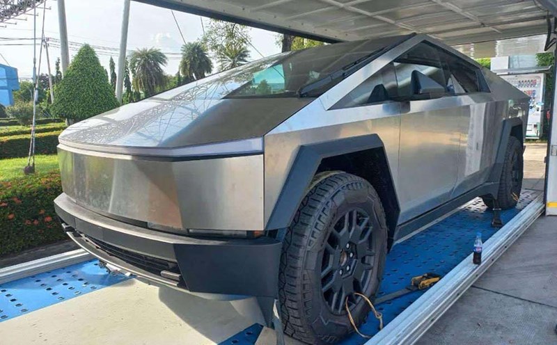 The first Tesla Cybertruck to arrive in Vietnam is the Cyberbeast version. Photo: Do Huy