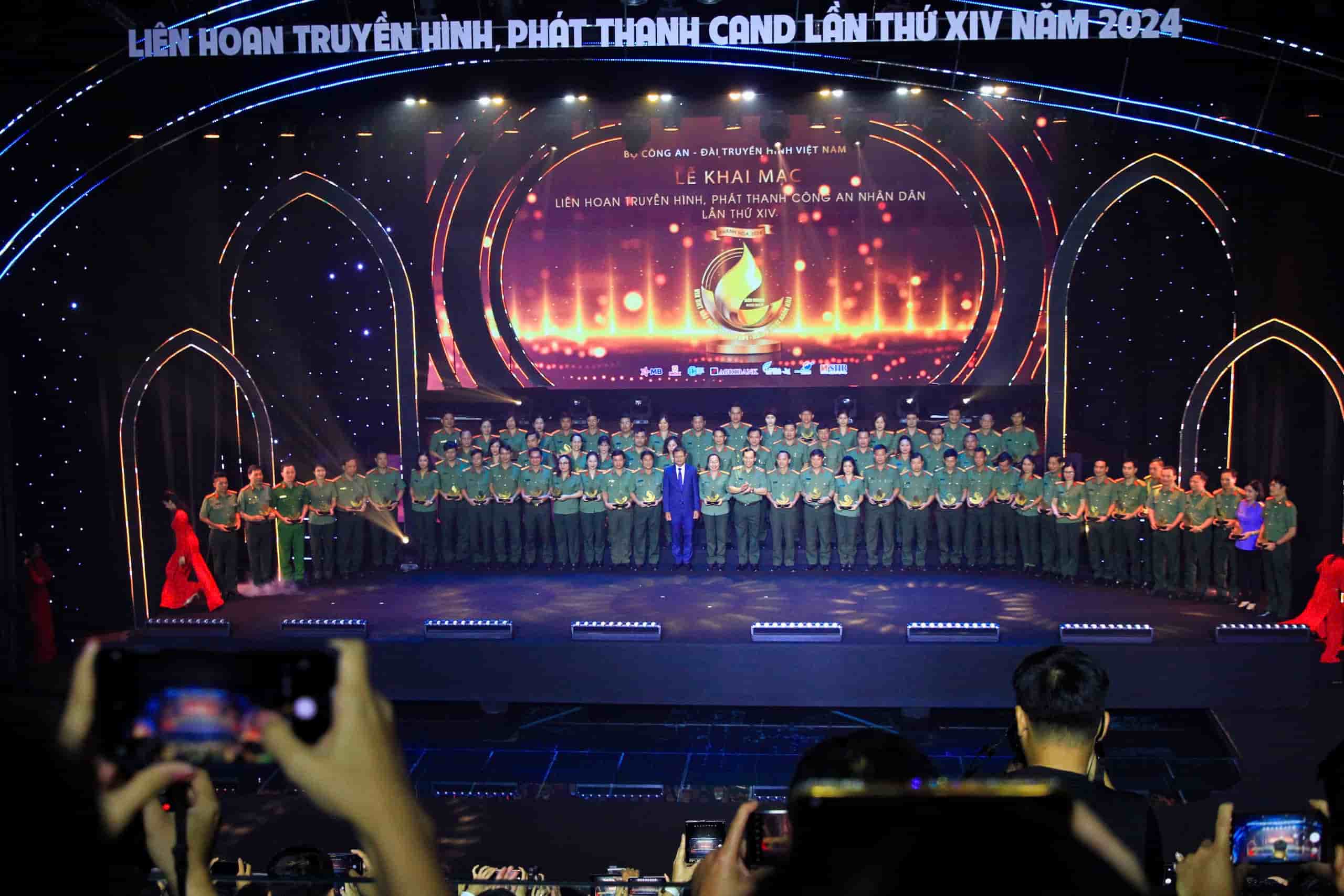 Impressions of the Opening Night of the 14th CAND Television and Radio Festival. Photo: Huu Long