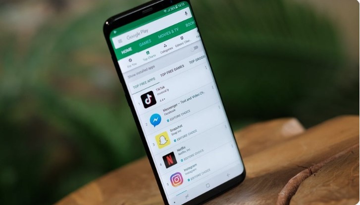 Google has taken strong action to protect users from malware. Photo: Phone Arena