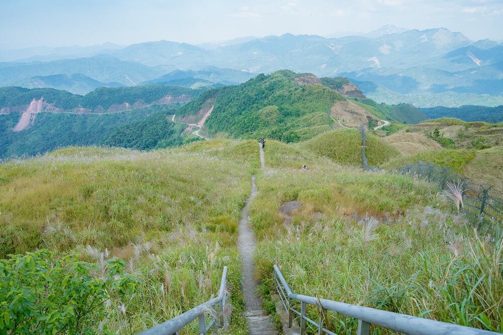 Da tung den du lich Binh Lieu nhieu lan, anh Canh goi y du khach co the tham khao homestay tai ban Luc Hon: “Nha minh den Binh Lieu thuong chon homestay tai ban Luc Hon cua gia dinh dan toc Tay, sach se va nau an rat ngon, buoi toi con co hoat dong dot lua trai va an ngo khoai nha ong ba trong”. Anh: NVCC