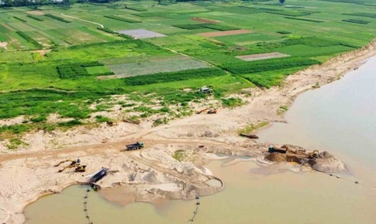 Quảng Nam hiện khan hiếm nguồn cung cát, đất đắp... trong khi đấu giá còn bất cập. Ảnh: Thanh Hải